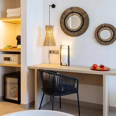 Invisa Club Cala Hotel 4*