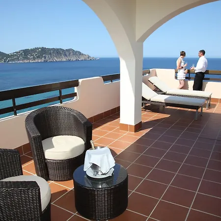 Invisa Club Cala Hotel 4*