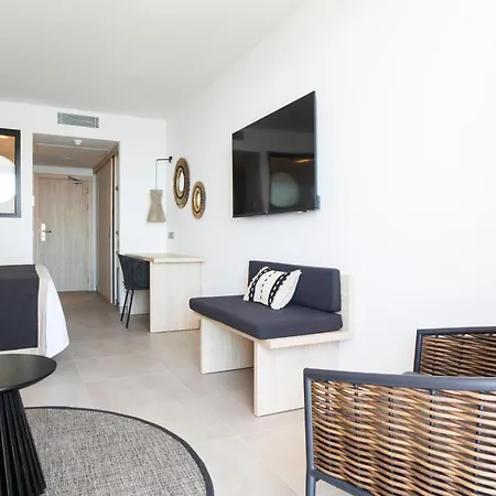 Invisa Club Cala Hotel Playa Des Figueral