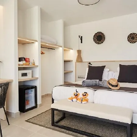 Invisa Club Cala 4* Playa Des Figueral